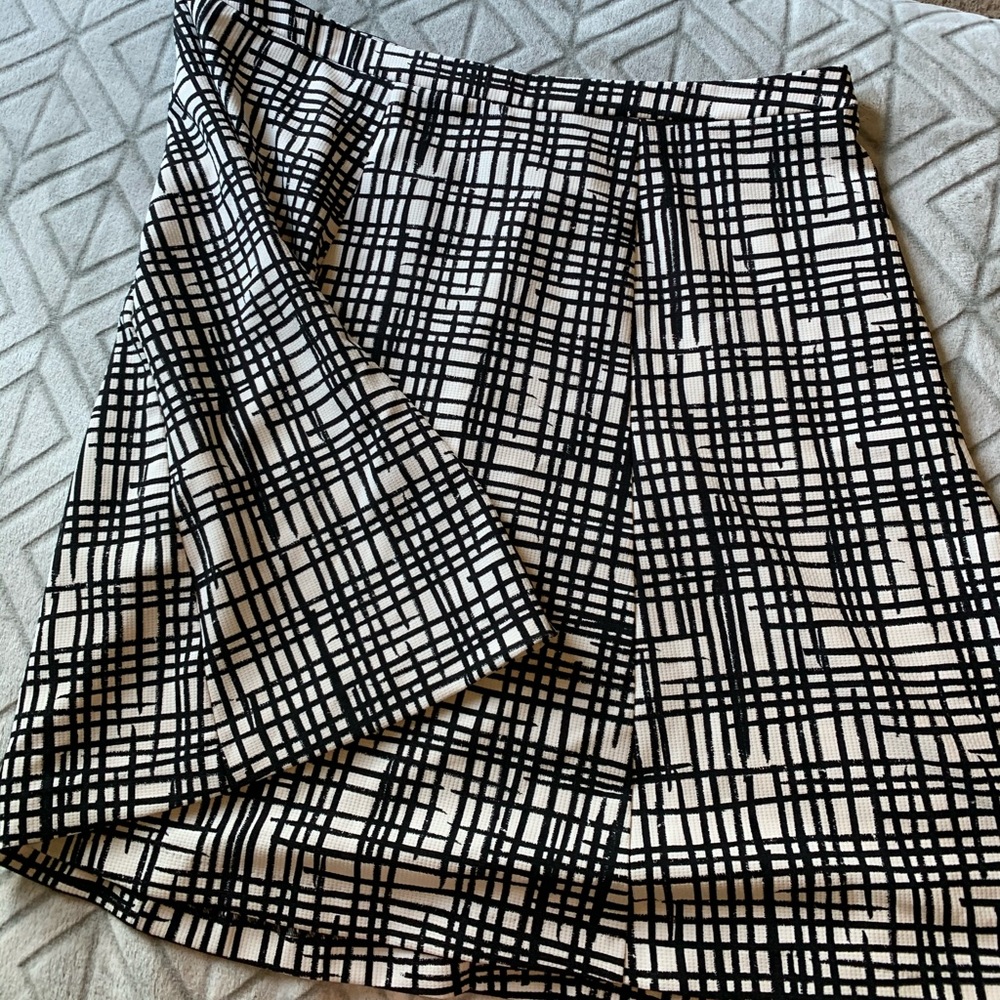 Ava and Viv skirt